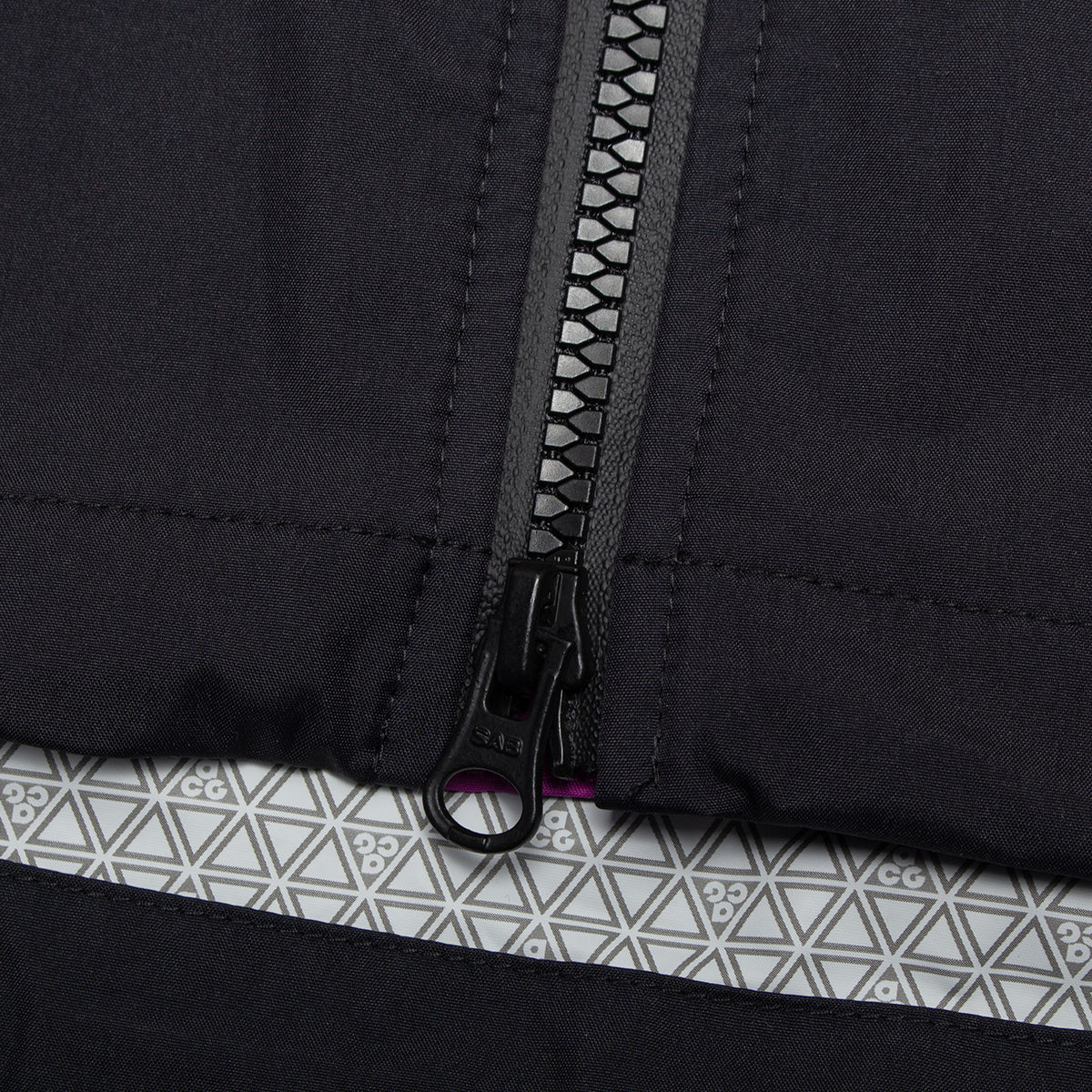 Nike - ACG Phantazma Storm-FIT ADV Jacket
Style # IF1143-551
Color : Vivid Purple / Black / Summit White