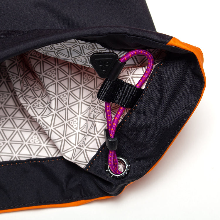 Nike - ACG Phantazma Storm-FIT ADV Jacket
Style # IF1143-551
Color : Vivid Purple / Black / Summit White