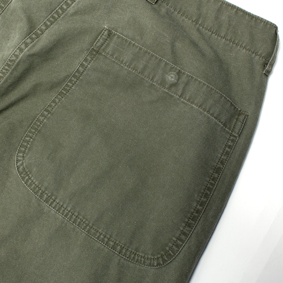 Nanamica - Field Pants
Style # S26SC079U
Color : Faded Olive