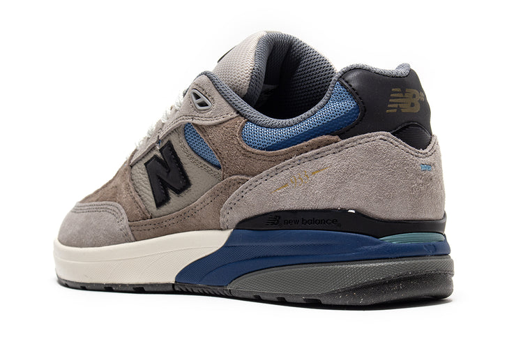 New Balance Numeric - 933 V2
Style # UN933ASB
Color : Mushroom / Stillwater