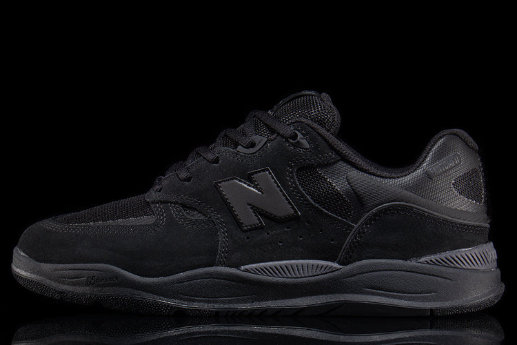 New Balance Numeric - 1010
Style # UN101CR
Color : Black / Black
