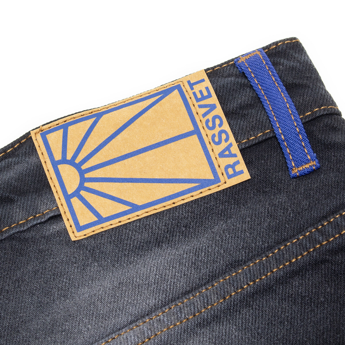Rassvet - Sun Dyed Baggy Denim Shorts
Color : Black
