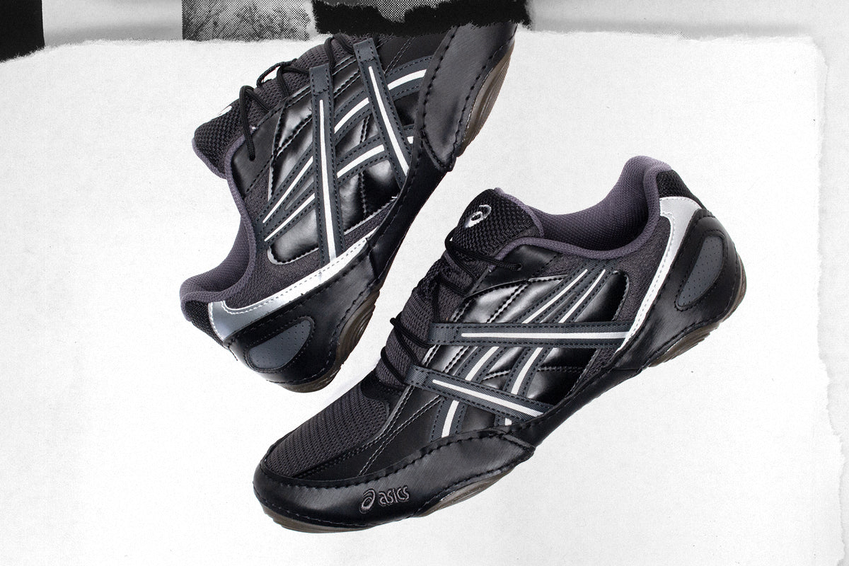 Asics - Hypersync
Style # 1203A879.021
Color : Graphite Grey / Black