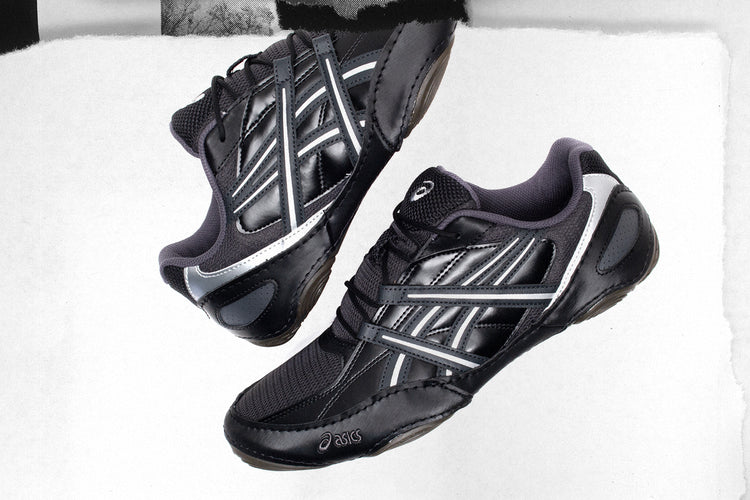 Asics - Hypersync
Style # 1203A879.021
Color : Graphite Grey / Black