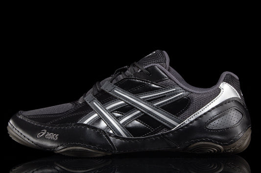 Asics - Hypersync
Style # 1203A879.021
Color : Graphite Grey / Black
