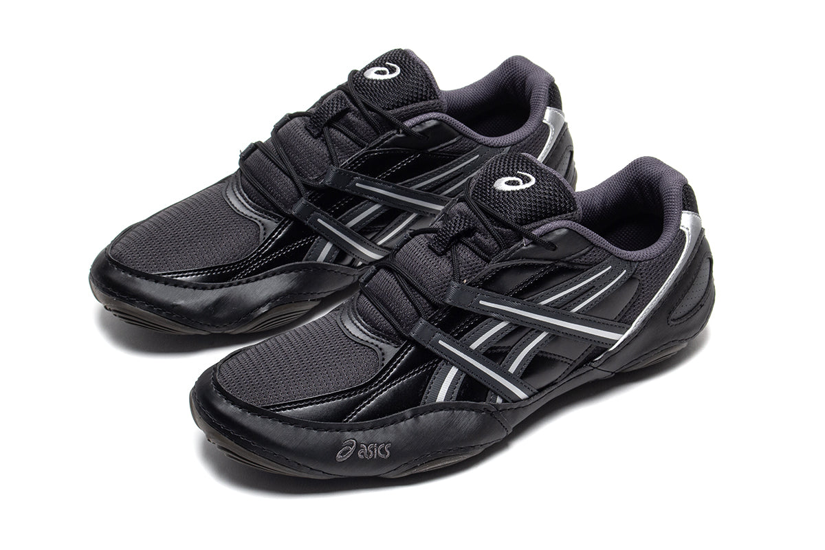 Asics - Hypersync
Style # 1203A879.021
Color : Graphite Grey / Black