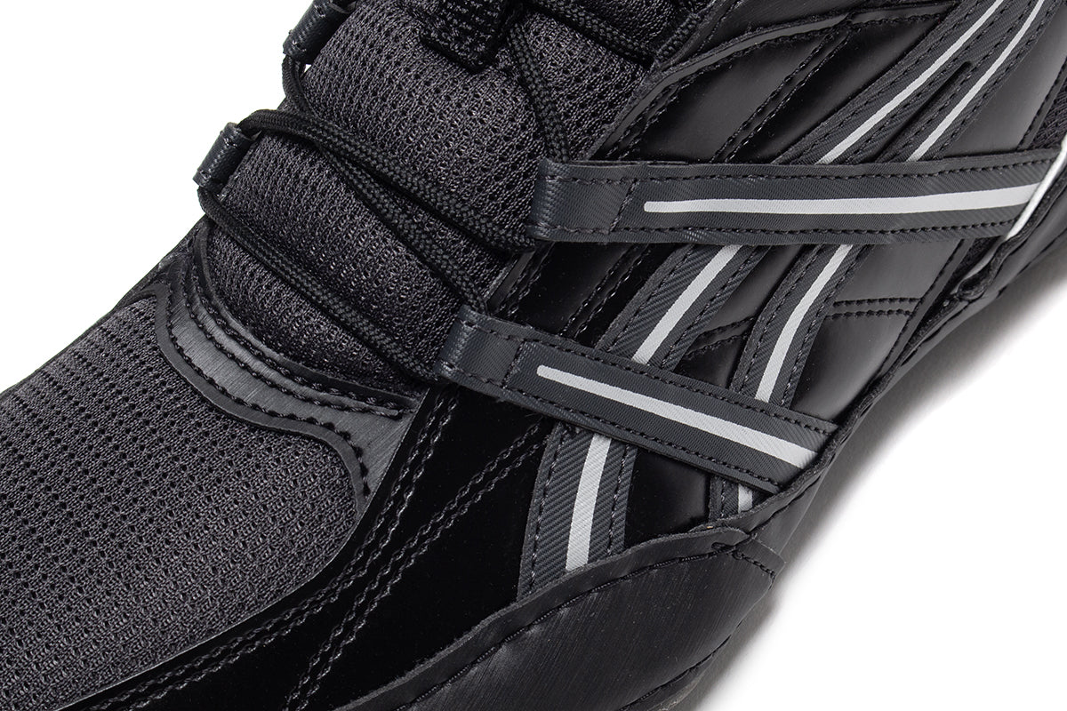 Asics - Hypersync
Style # 1203A879.021
Color : Graphite Grey / Black