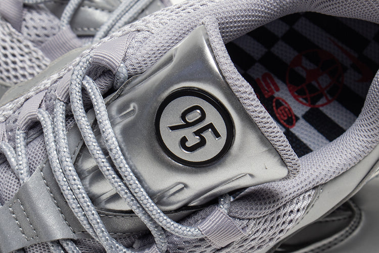 Nike - Air Max 95 Big Bubble
Style # IB6830-002
Color : Metallic Silver / Black