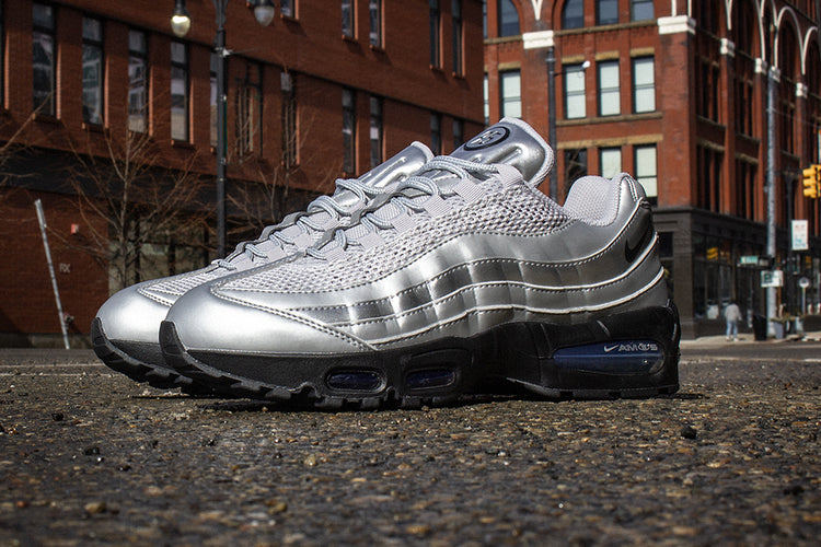 Nike - Air Max 95 Big Bubble
Style # IB6830-002
Color : Metallic Silver / Black
