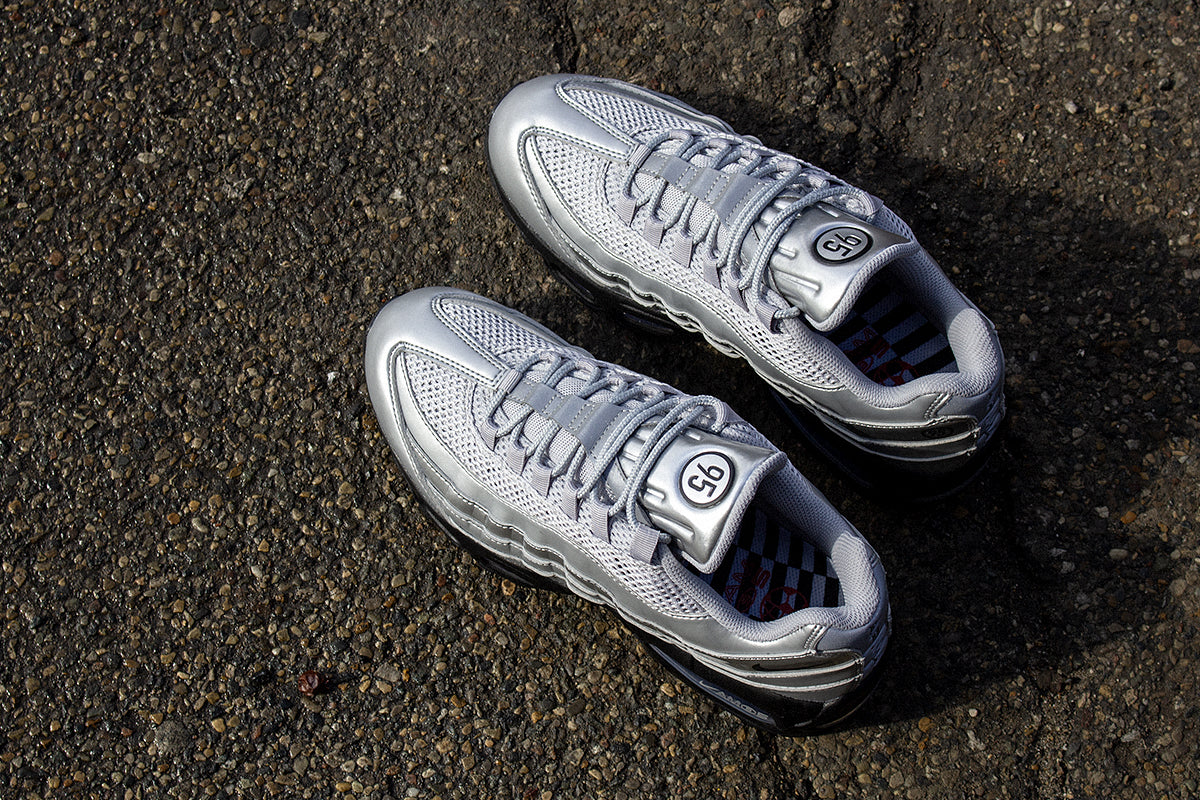 Nike - Air Max 95 Big Bubble
Style # IB6830-002
Color : Metallic Silver / Black