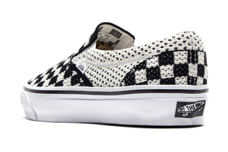 Vans OTW - LX Classic Slip-On 98
Style # VN000EG11KP1
Color : Checkerboard Black