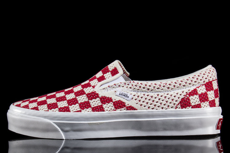 Vans OTW - LX Classic Slip-On 98
Style # VN000EG1CIS1
Color : Checkerboard Red