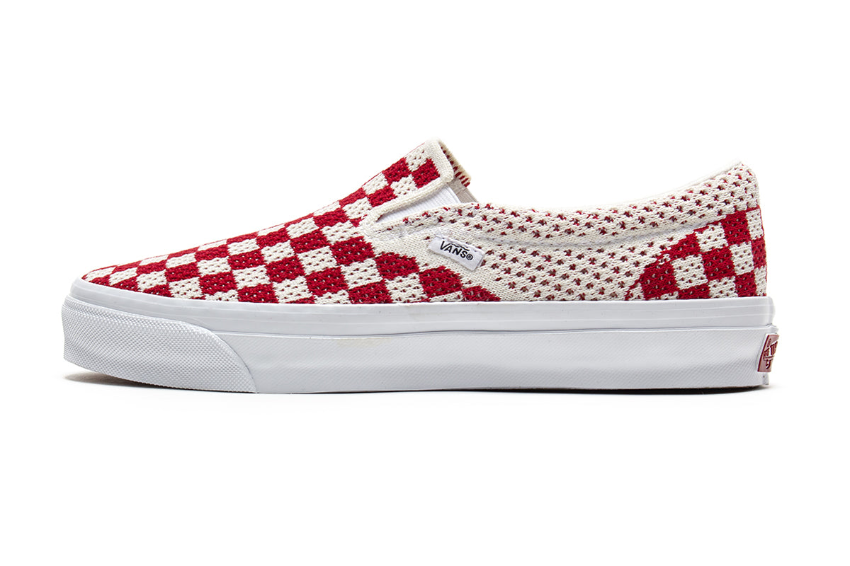 Vans OTW - LX Classic Slip-On 98
Style # VN000EG1CIS1
Color : Checkerboard Red
