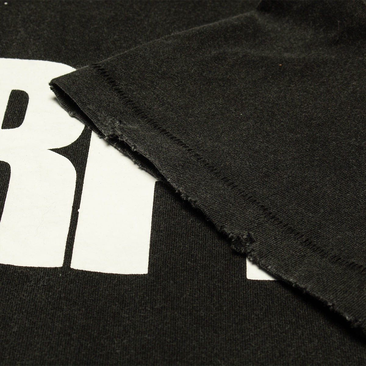 Carpet Company | Battered T-Shirt
Color : Black