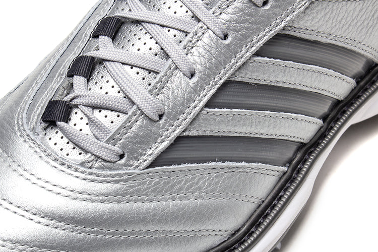 Adidas Originals x Metalwood MC70
Style # JQ7260
Color : Silver Metallic / Iron Metallic / Grey Six