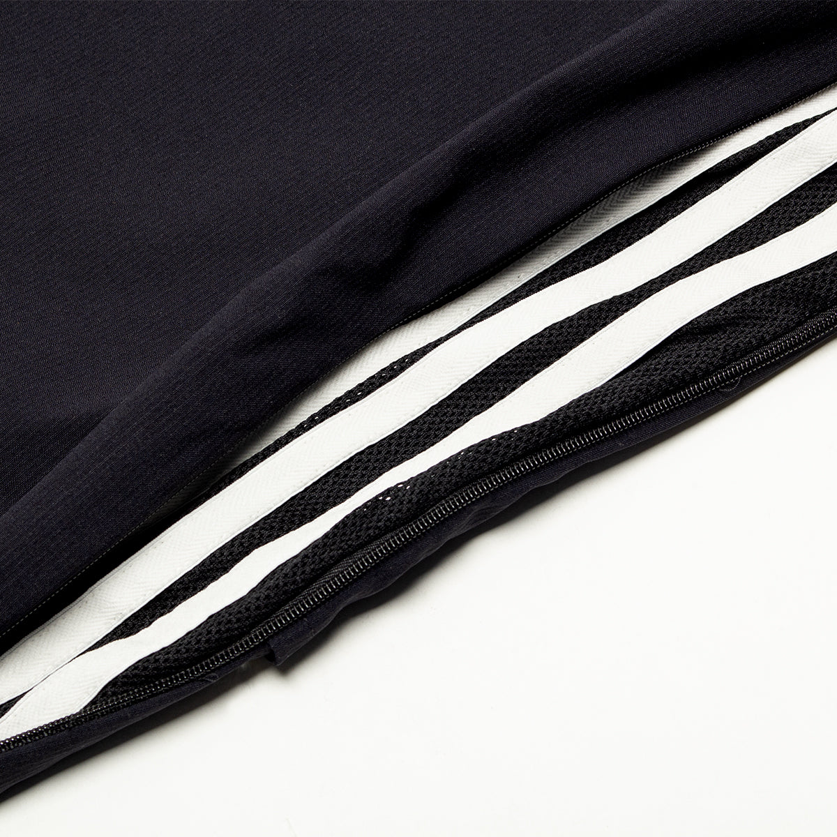 Adidas Originals x Metalwood Pant
Style # JY7276
Color : Black