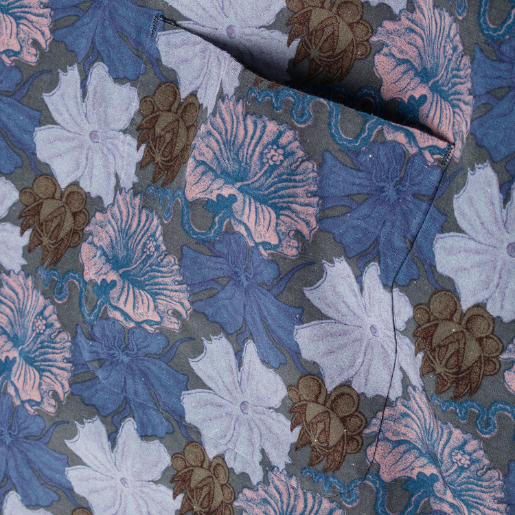 Nanamica - Nanaloha S/S Shirt
Style # S26SG065U
Color : Navy