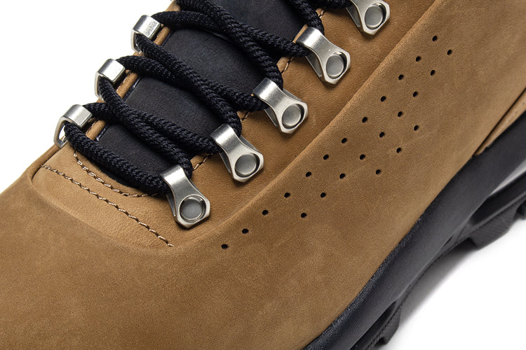 Nike - Air Max Goadome Low
Style # IU5915-200
Color : Taupe / University Red / Black