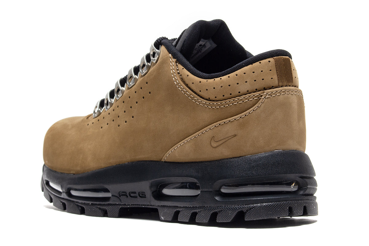 Nike - Air Max Goadome Low
Style # IU5915-200
Color : Taupe / University Red / Black