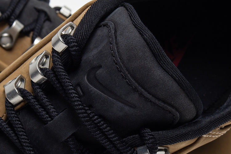 Nike - Air Max Goadome Low
Style # IU5915-200
Color : Taupe / University Red / Black