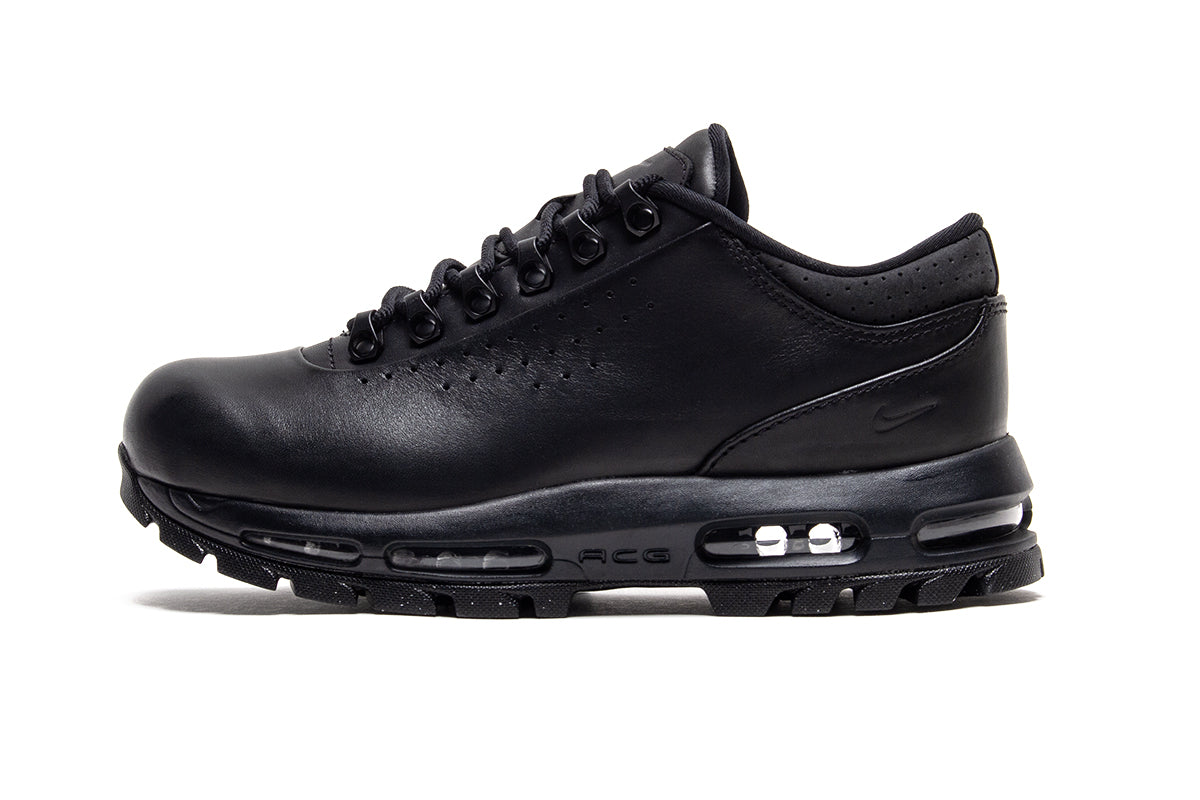Nike - Air Max Goadome Low
Style # IQ0641-001
Color : Black / Black / Anthracite