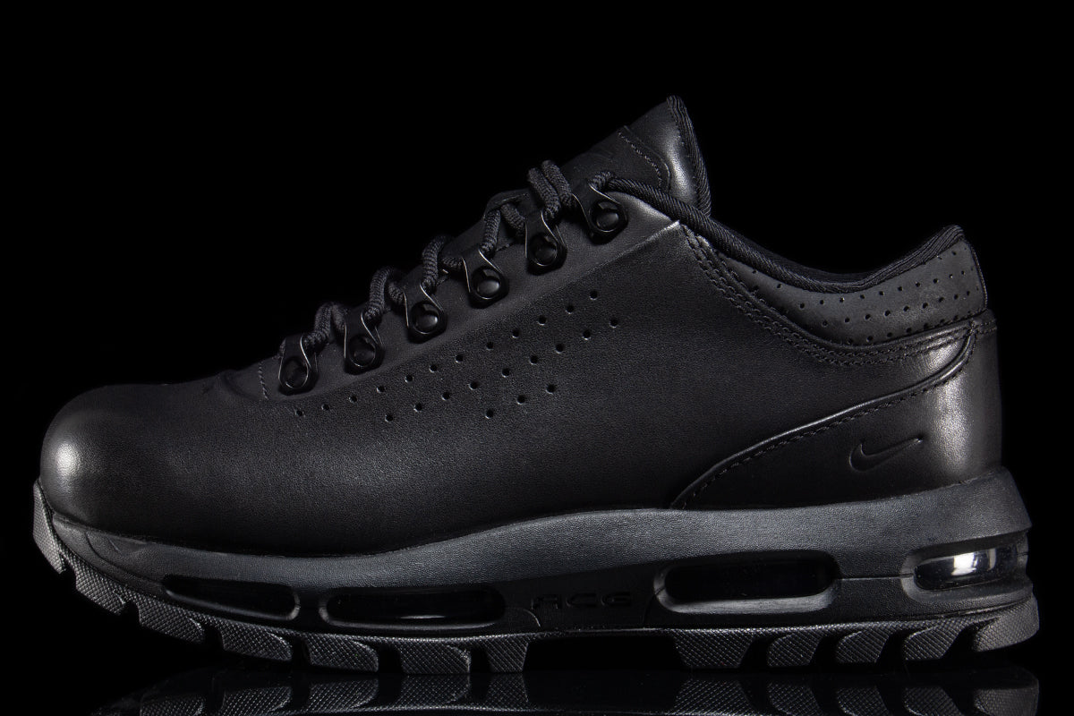 Nike - Air Max Goadome Low
Style # IQ0641-001
Color : Black / Black / Anthracite