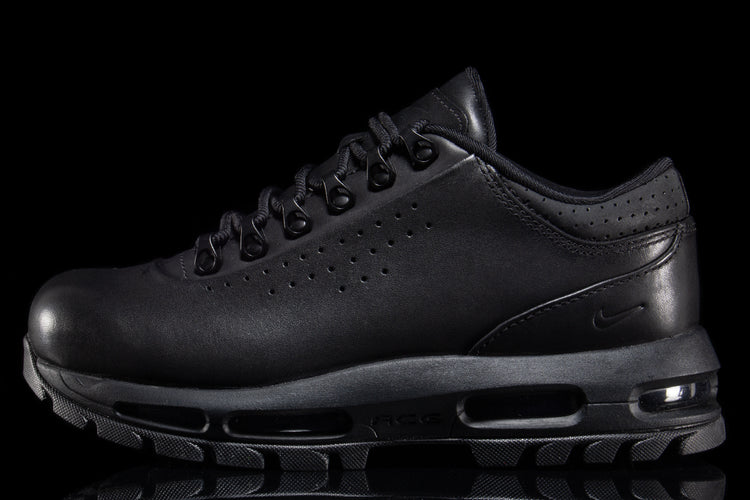 Nike - Air Max Goadome Low
Style # IQ0641-001
Color : Black / Black / Anthracite