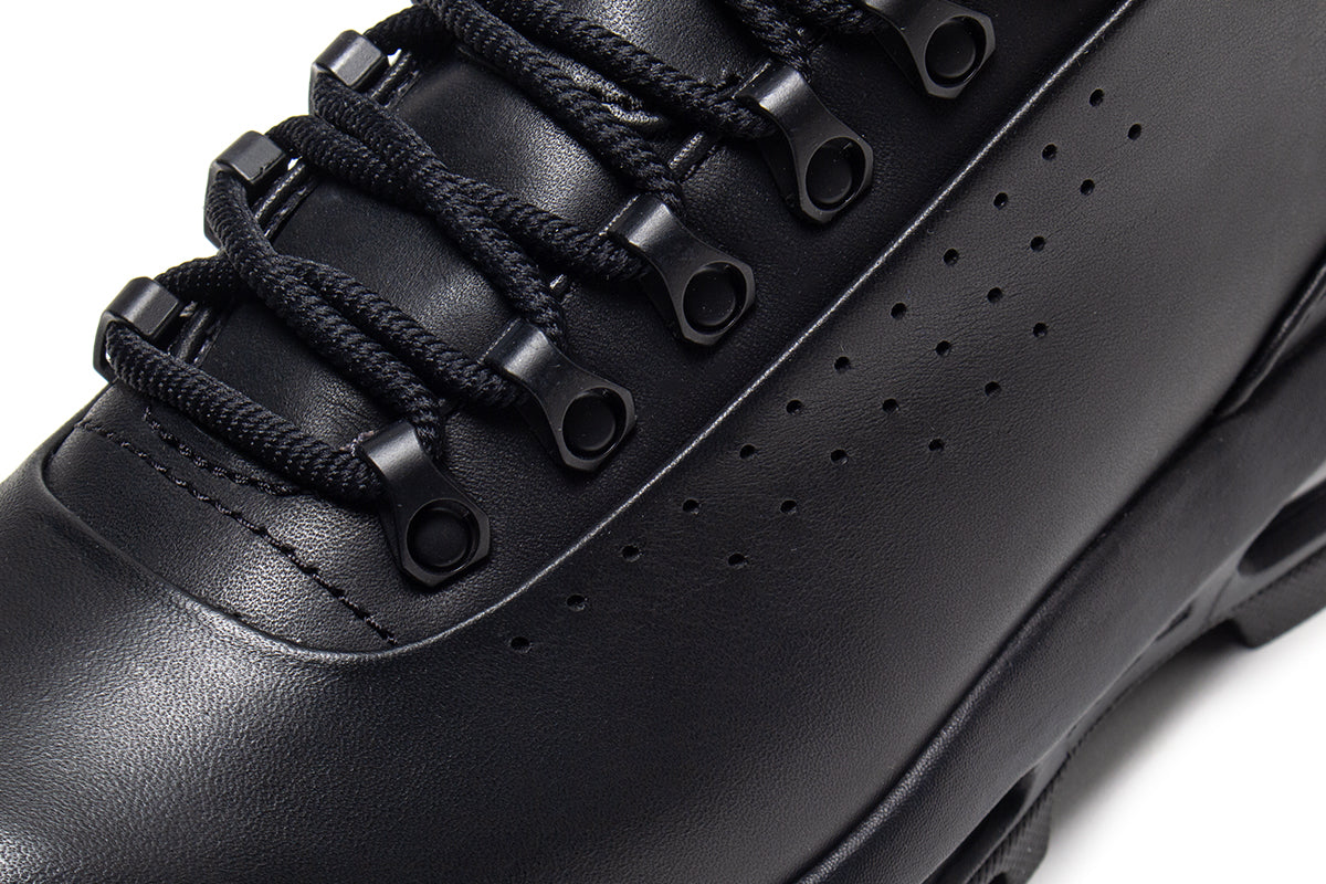 Nike - Air Max Goadome Low
Style # IQ0641-001
Color : Black / Black / Anthracite