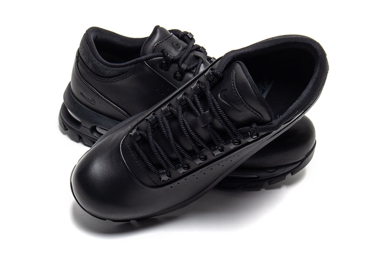 Nike - Air Max Goadome Low
Style # IQ0641-001
Color : Black / Black / Anthracite
