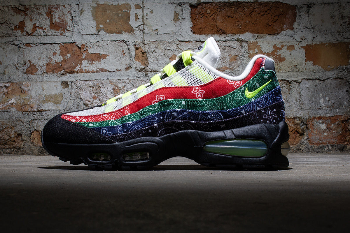Nike - Air Max 95 Big Bubble
Style # IQ0620-100
Color : Sail / Volt / University Red / Sport Green&nbsp;