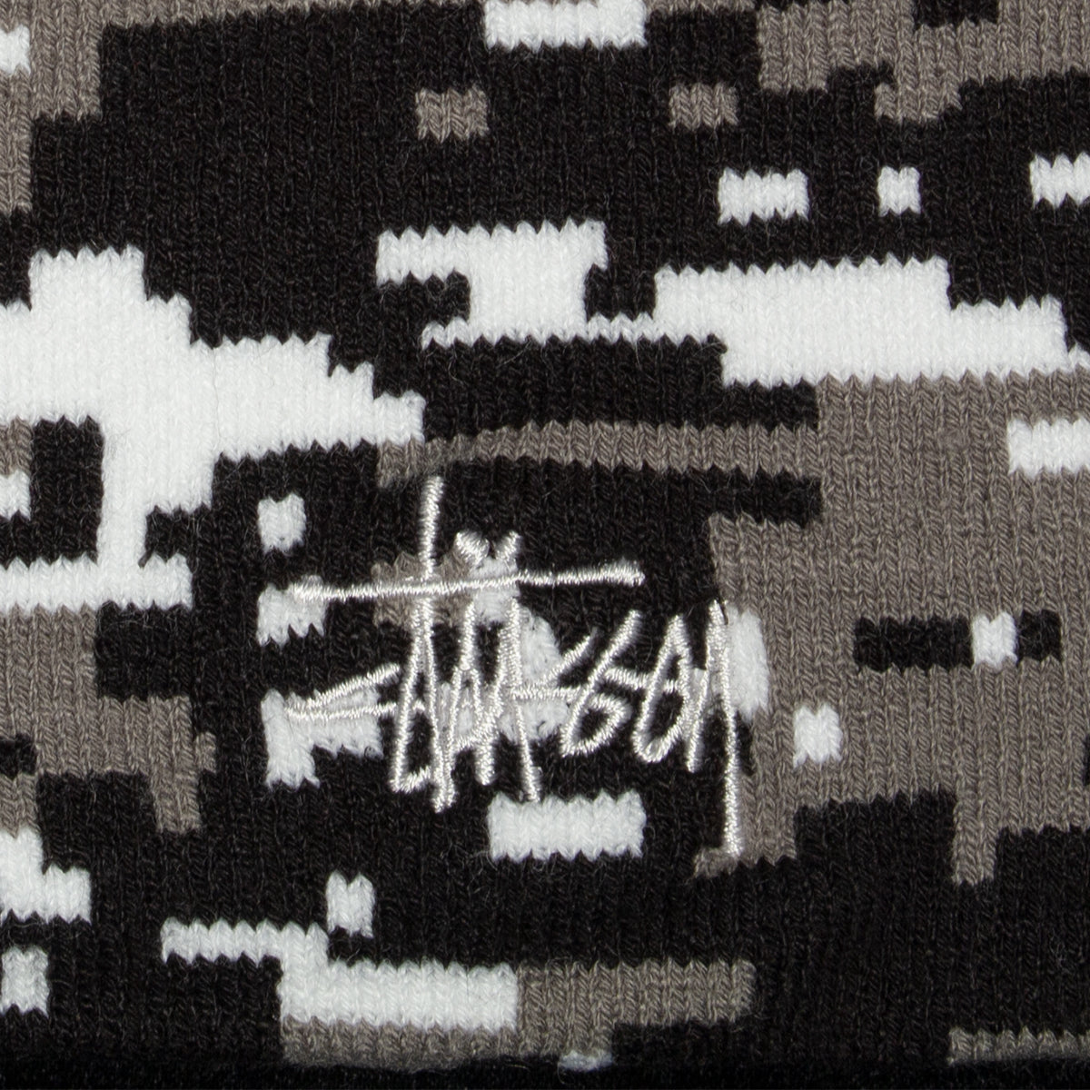 Stussy - Basic Digi Camo Skullcap Beanie
Style # 1321269
Color : Grey