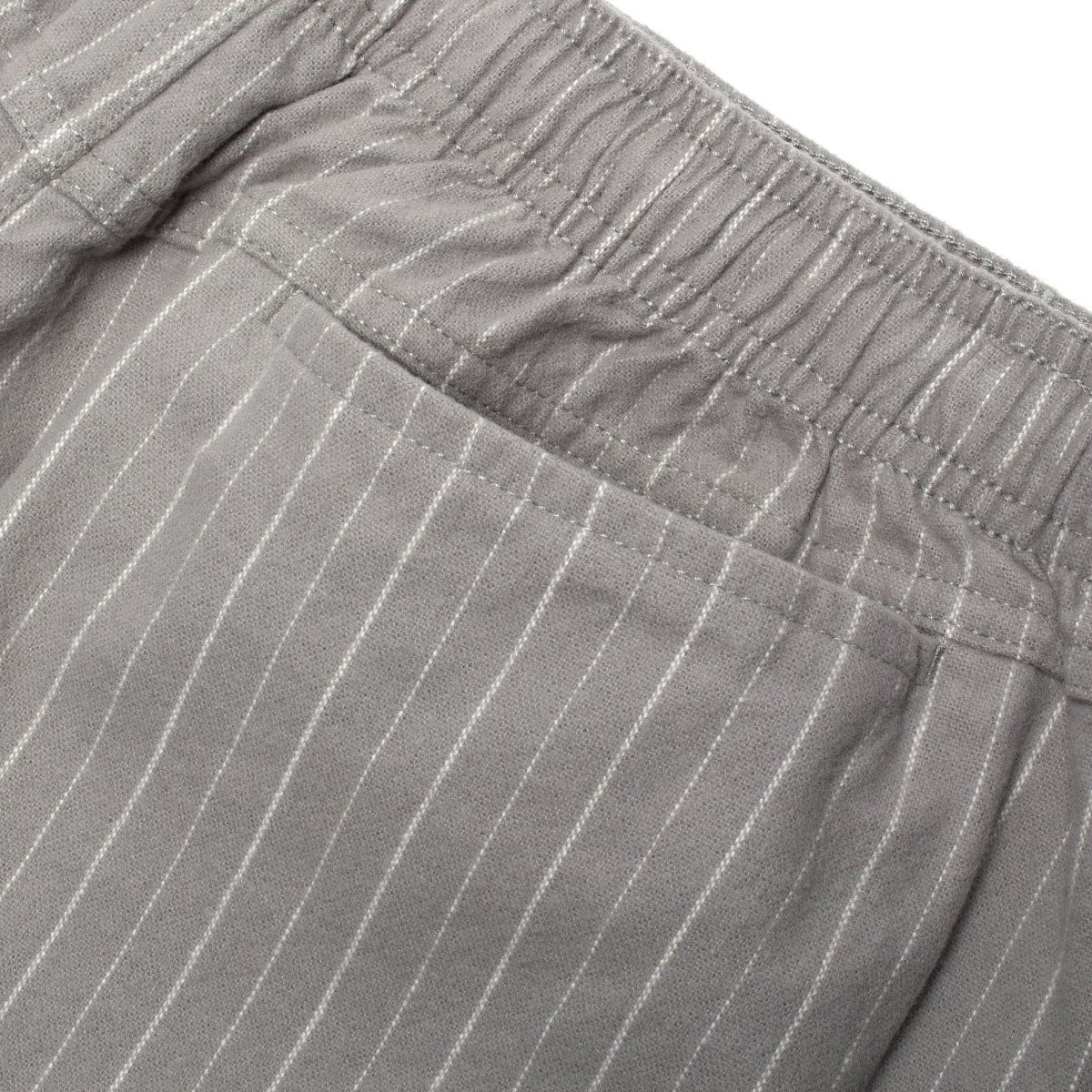 Stussy - Baggy Beach Short
Style # 112347
Color : Grey