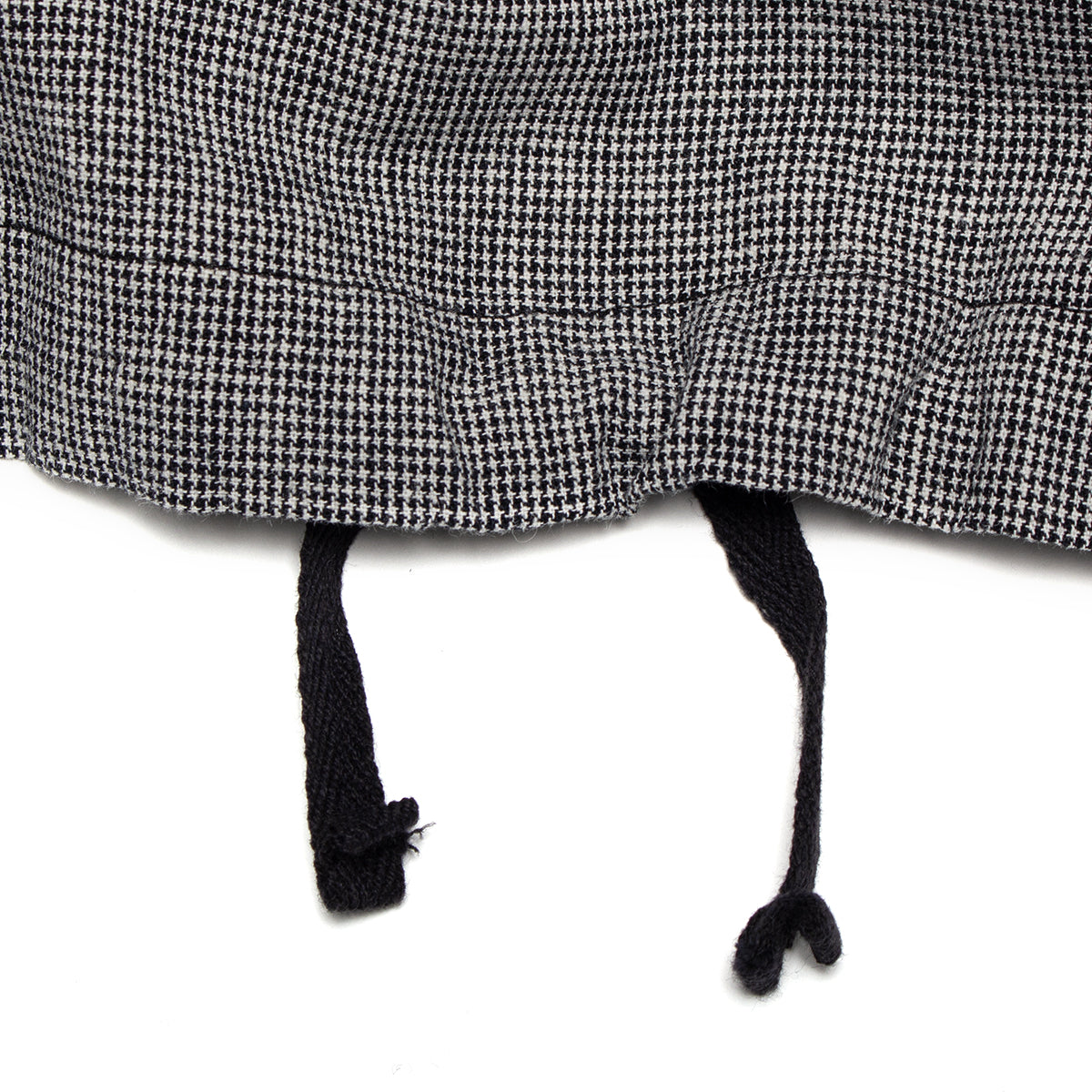 Engineered Garments - Cagoule Shirt
Style # 26S1A010
Color : Black / Grey