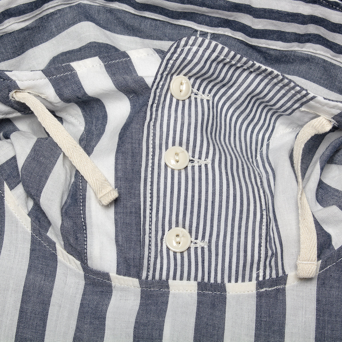 Engineered Garments - Cagoule Shirt
Style # 26S1A010
Color : Blue / White
