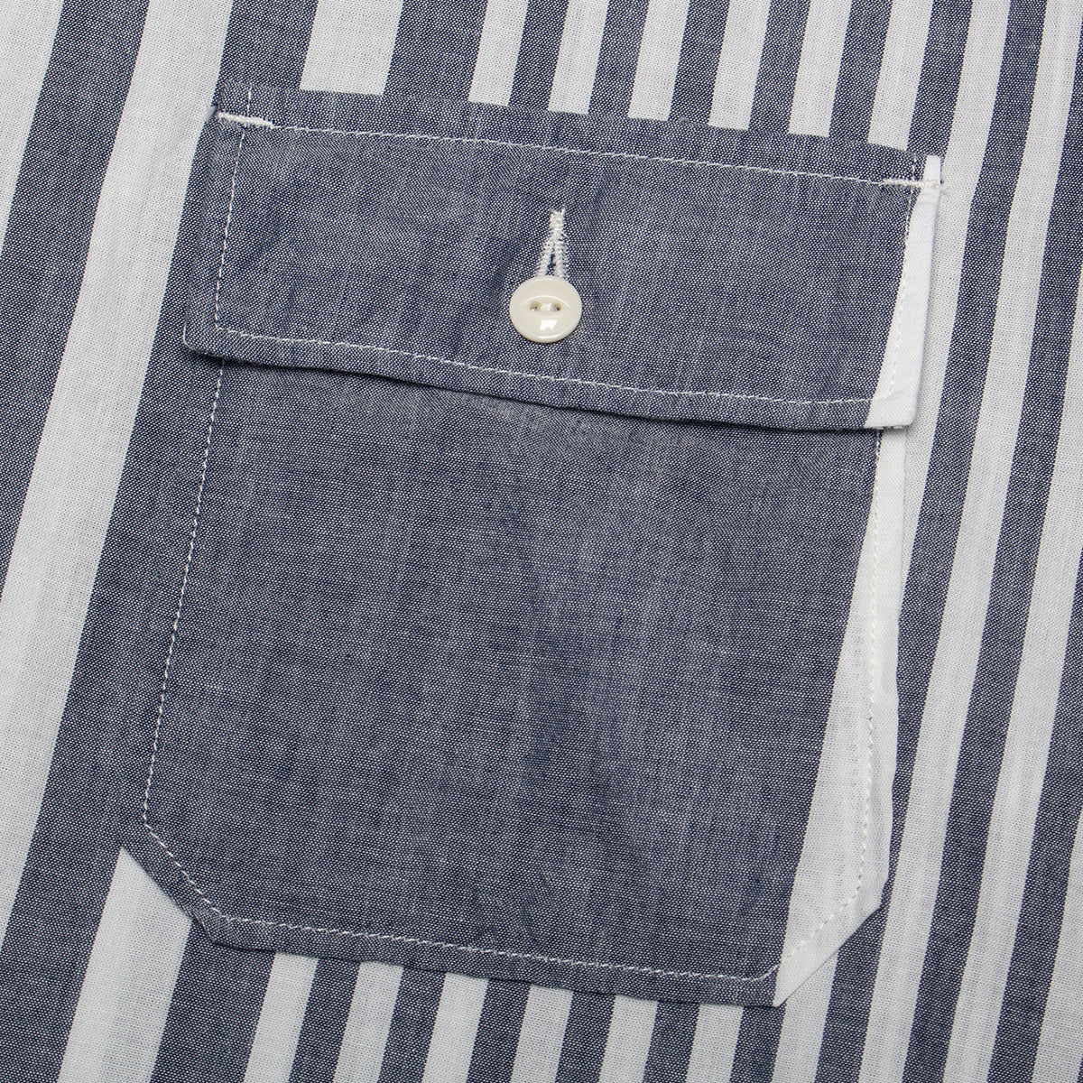 Engineered Garments - Cagoule Shirt
Style # 26S1A010
Color : Blue / White