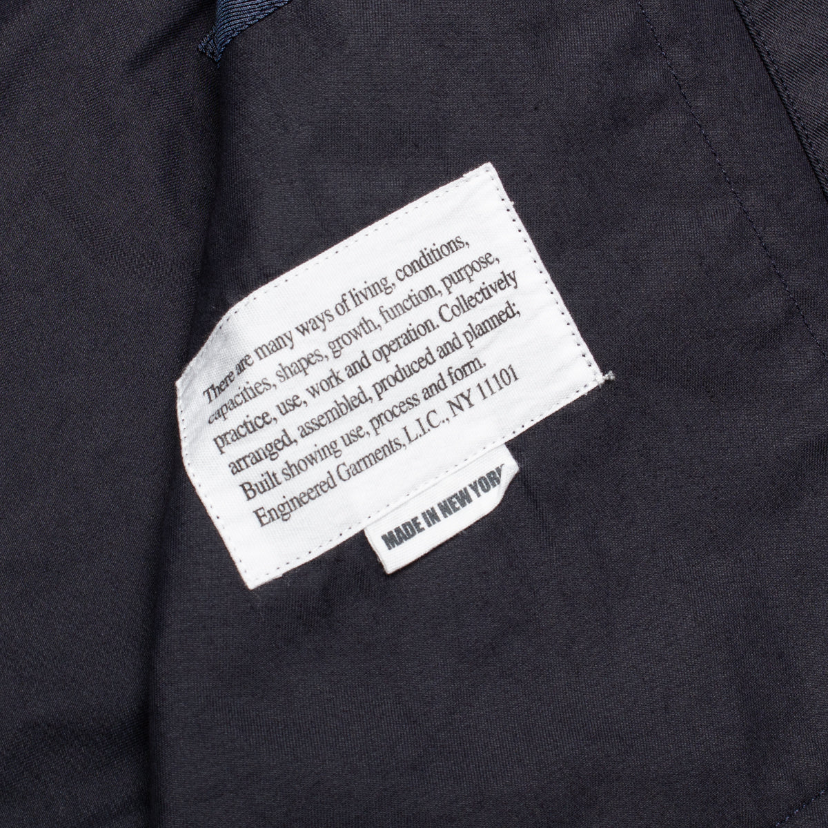 Engineered Garments - Loiter Jacket
Style # 26S1D001
Color : Dark Navy