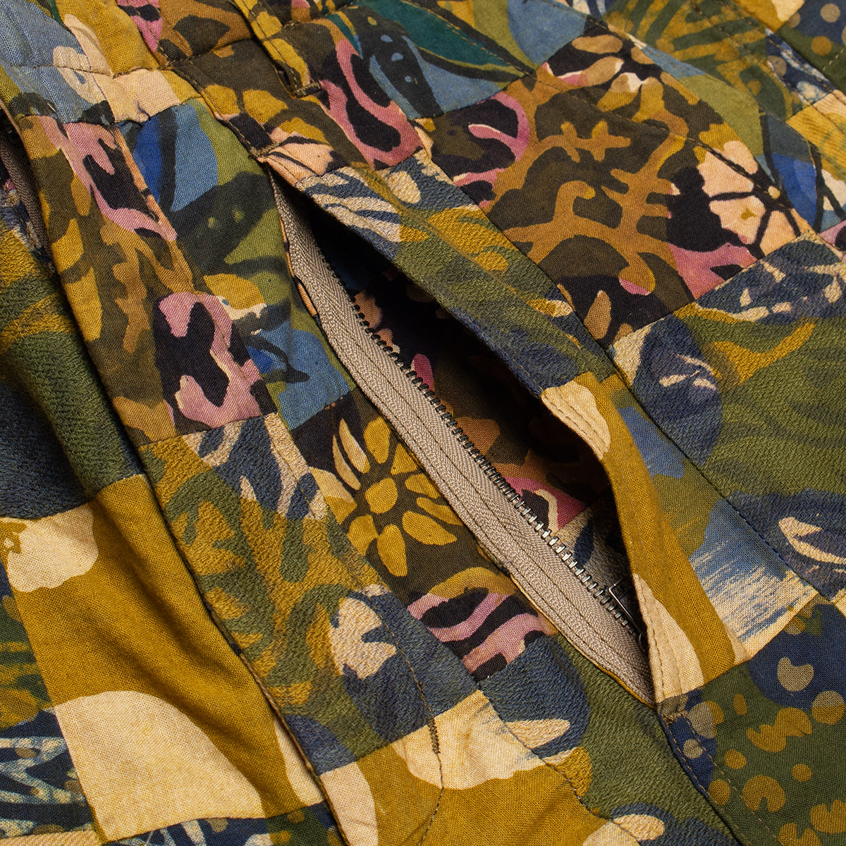 Engineered Garments - Fatigue Short
Style # 26S1E003
Color : Olive