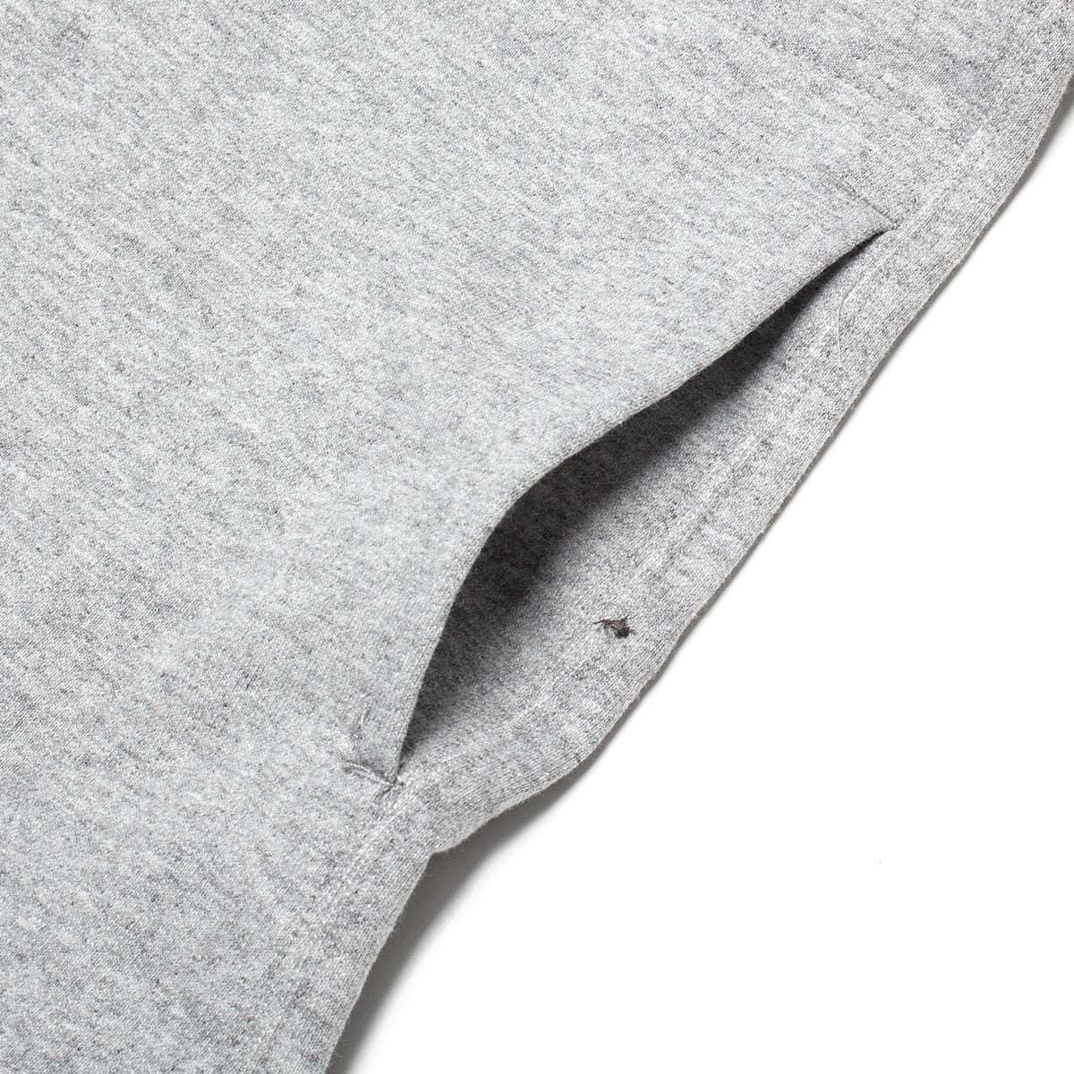 Engineered Garments - Short Sleeve Hoodie
Style # 26S1B007
Color : Heather Grey
