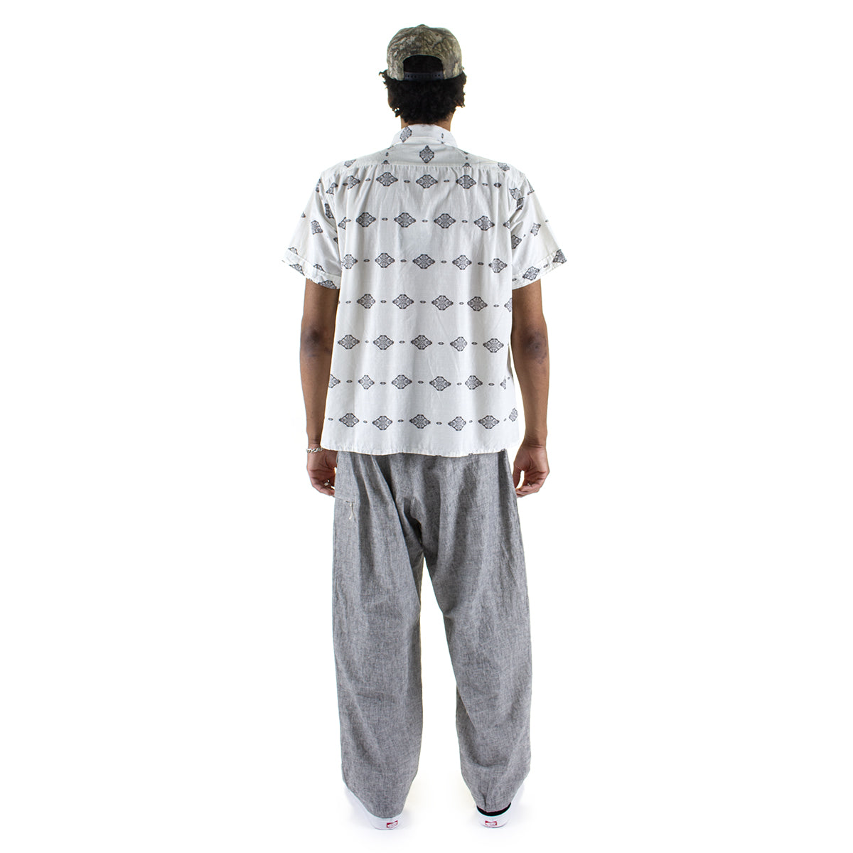 Engineered Garments - Camp Shirt
Style # 26S1A004
Color : White / Black