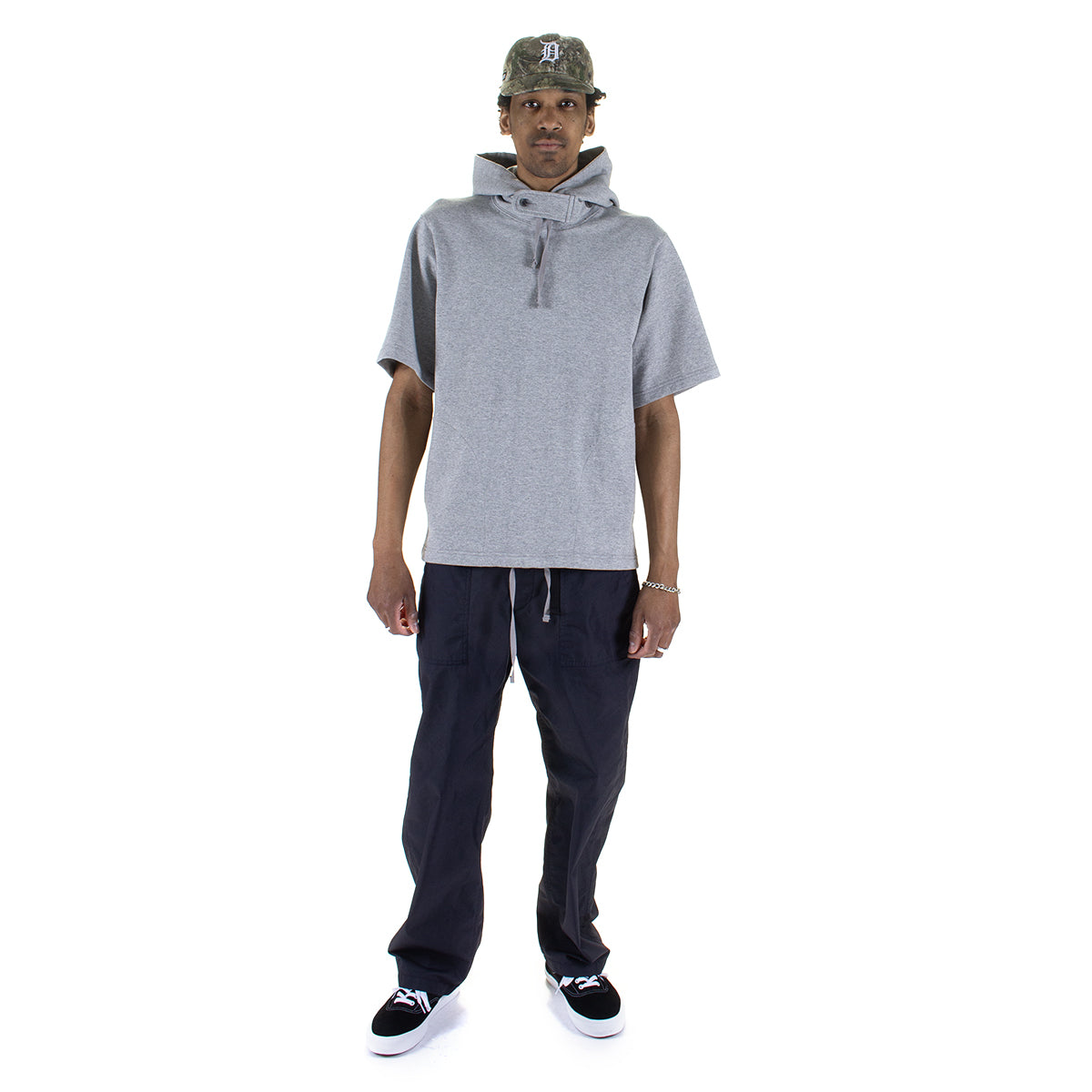 Engineered Garments - Short Sleeve Hoodie
Style # 26S1B007
Color : Heather Grey