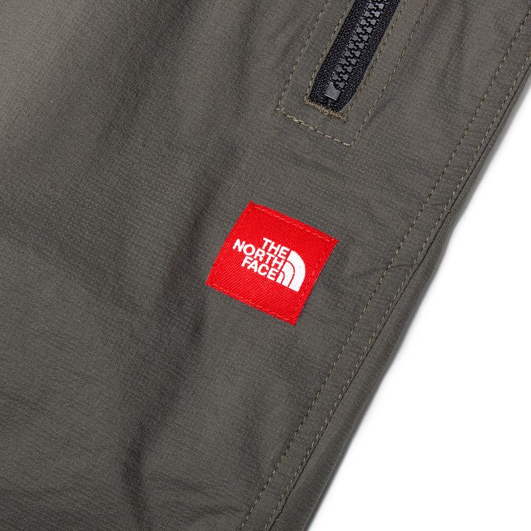 The North Face - Red Box Packable Wind Pants
Style # NF0A8EFV21L1
Color : New Taupe