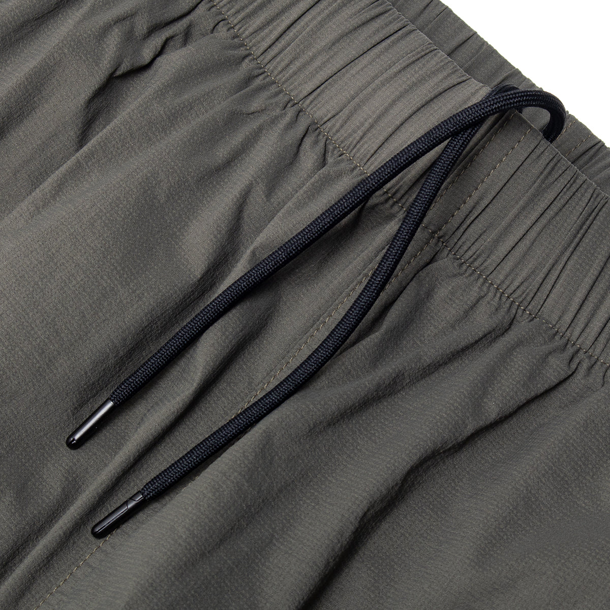 The North Face - Red Box Packable Wind Pants
Style # NF0A8EFV21L1
Color : New Taupe