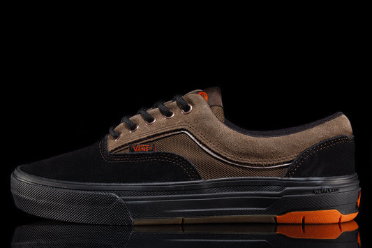 Vans - Skate Era Wafflecup
Style # VN000EF0YS81
Color : Black / Brown