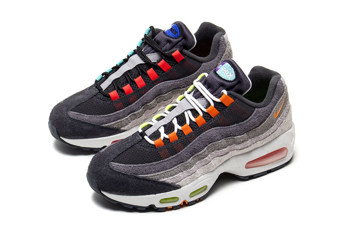 Nike - Air Max 95 Big Bubble
Style # IU2636-300
Color : Hyper Turq / Volt / Solar Red