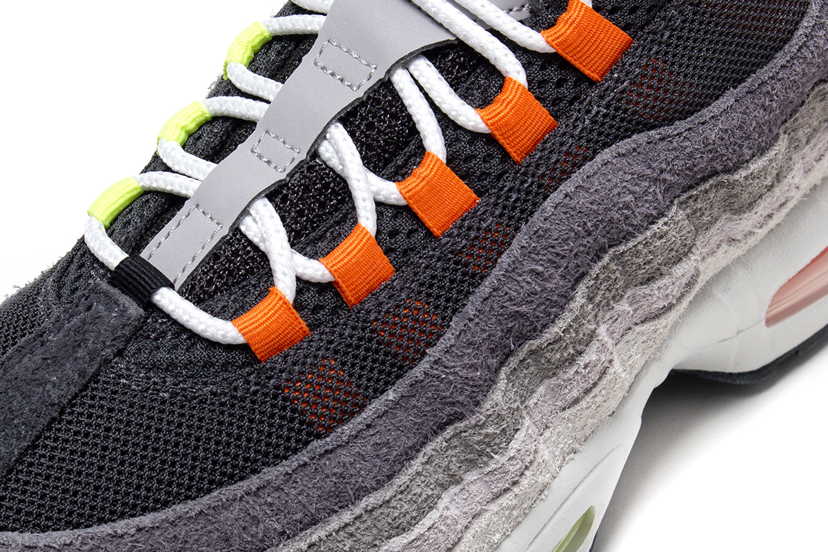 Nike - Air Max 95 Big Bubble
Style # IU2636-300
Color : Hyper Turq / Volt / Solar Red