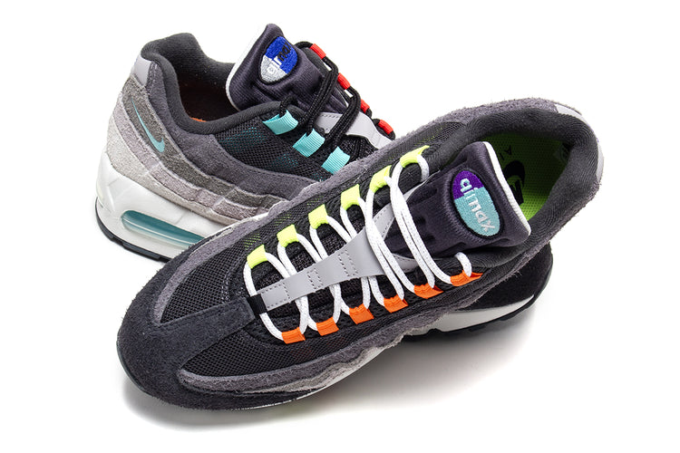 Nike - Air Max 95 Big Bubble
Style # IU2636-300
Color : Hyper Turq / Volt / Solar Red