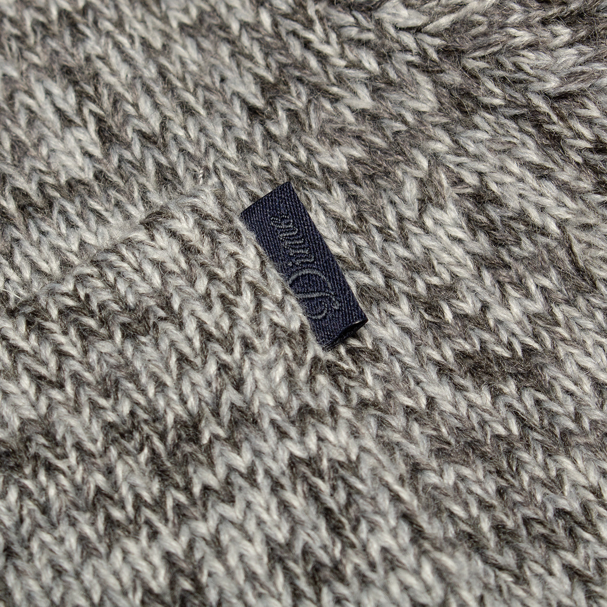 Dime - Knitted Polo
Color : Static Grey