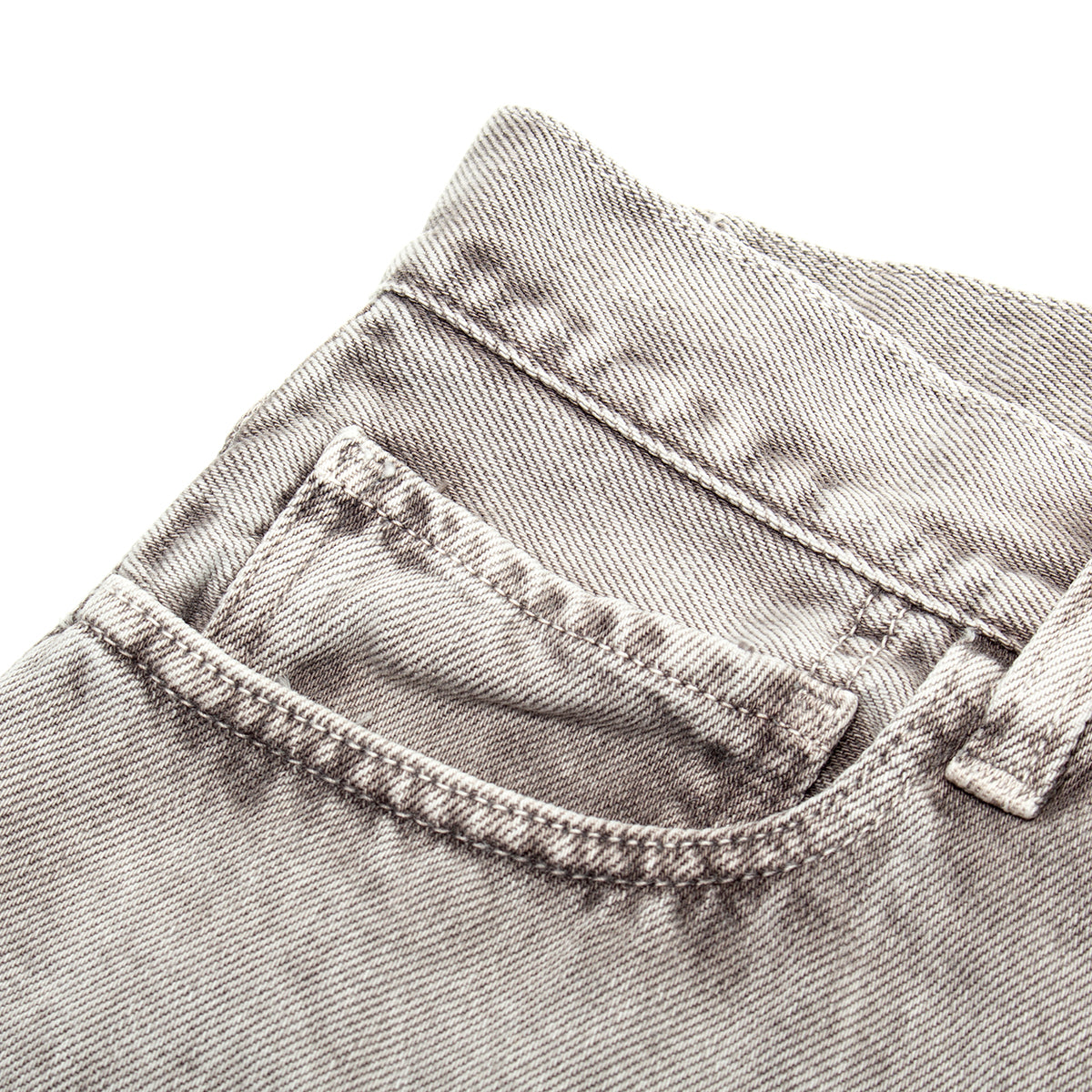 Carhartt WIP - Landon Short
Style # I036494-3IS
Color : Shale (Chalk Wash)
