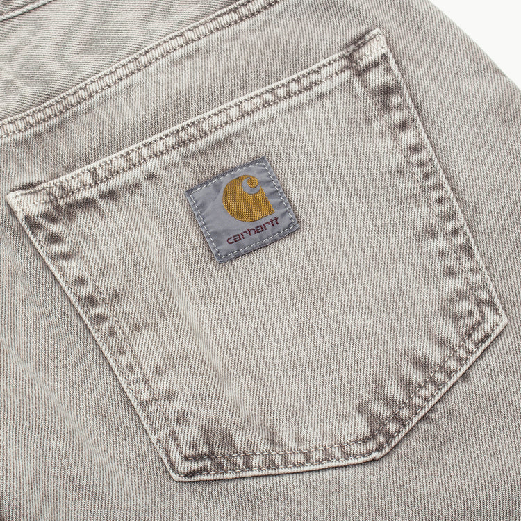 Carhartt WIP - Landon Short
Style # I036494-3IS
Color : Shale (Chalk Wash)