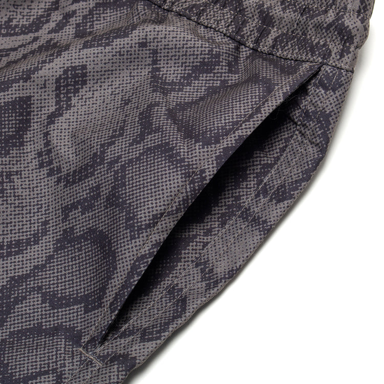 Carhartt WIP - Slater Swim Trunks
Style # I035063-3QA
Color : Snake Camo / Leaf